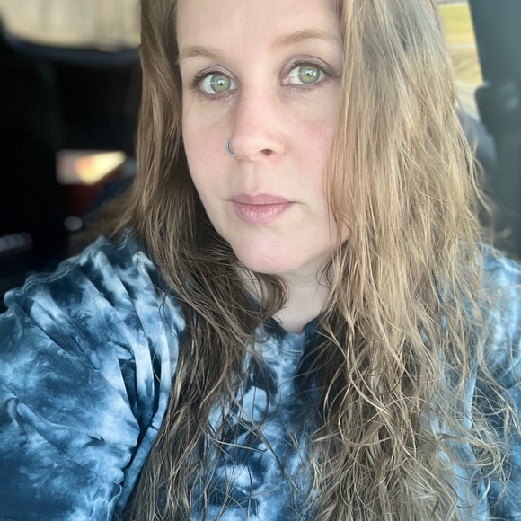 Meet your Posher, Tabatha - Picture 1 of 1